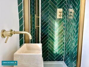 En-suite Shower Room- click for photo gallery